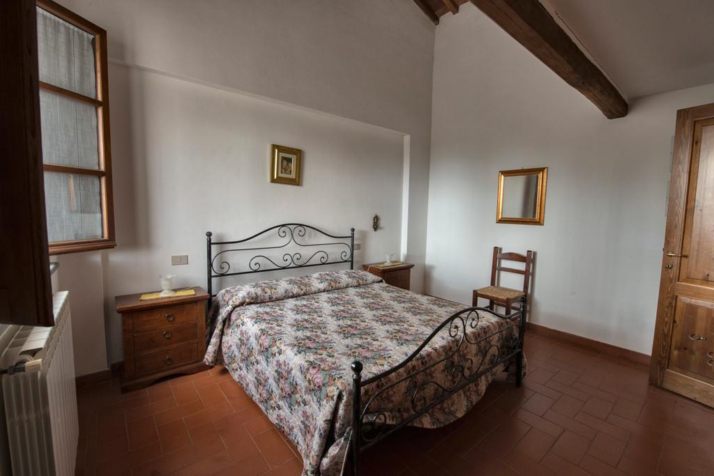 Agriturismo Poggio al Tesoro Crespina Camera foto