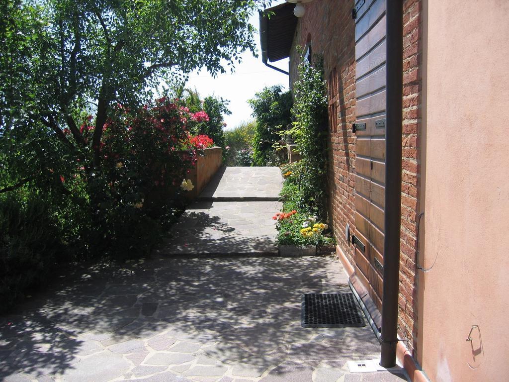 Agriturismo Poggio al Tesoro Crespina Camera foto