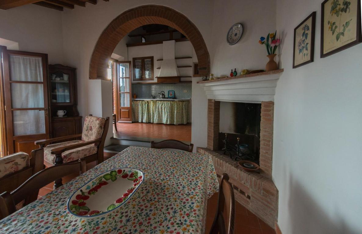 Agriturismo Poggio al Tesoro Crespina Esterno foto