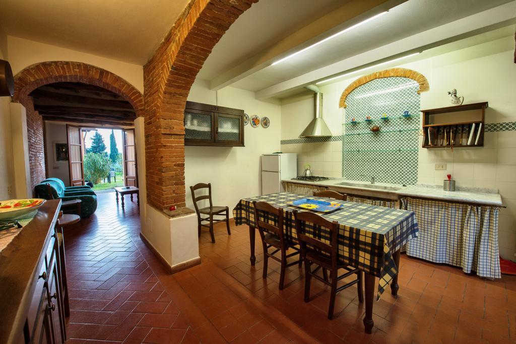 Agriturismo Poggio al Tesoro Crespina Esterno foto