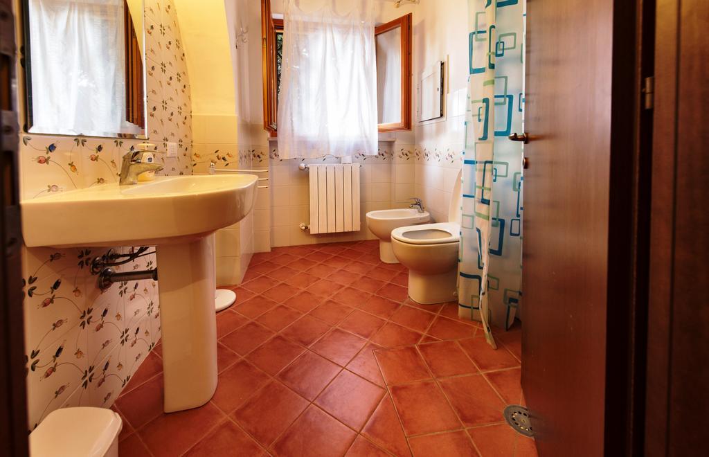 Agriturismo Poggio al Tesoro Crespina Esterno foto