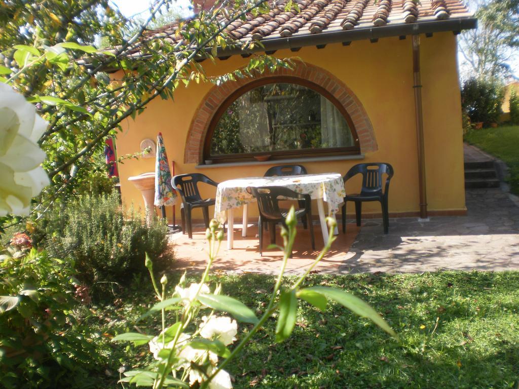 Agriturismo Poggio al Tesoro Crespina Esterno foto