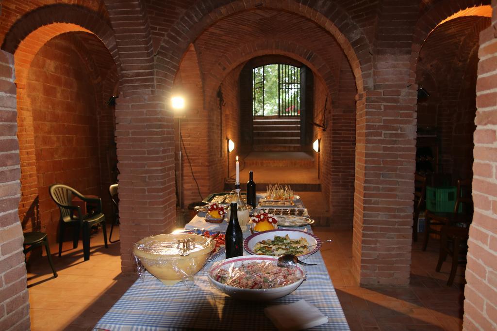 Agriturismo Poggio al Tesoro Crespina Esterno foto